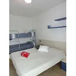 Beachside Tranquility In Our Flat In 아파트 *