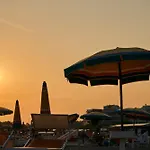 Beachside Tranquility In Our Flat In Apartmán Bibione