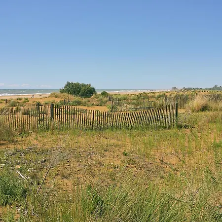 아파트 Beachside Tranquility In Our Flat In 비비오네