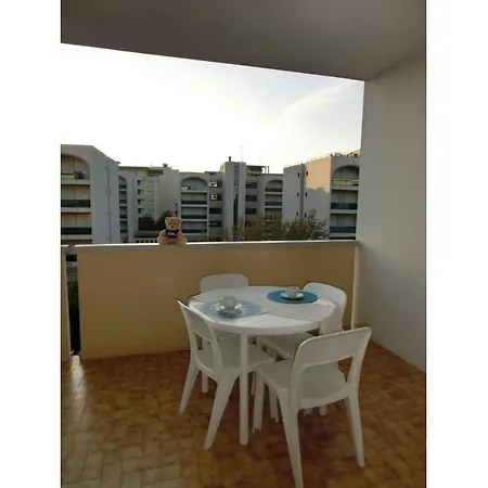 Beachside Tranquility In Our Flat In * 비비오네